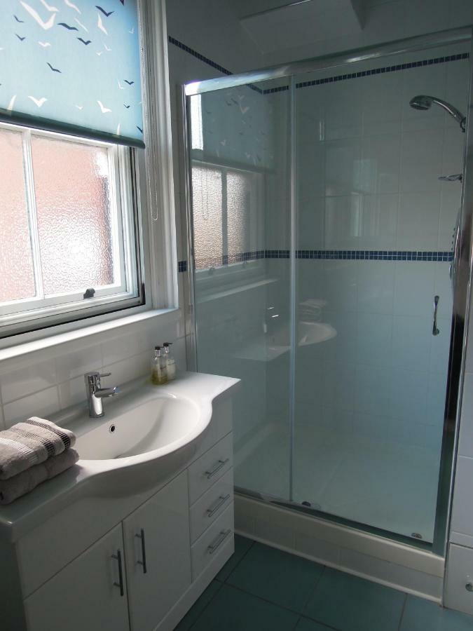 Special Seafront Apartment Portsmouth Exterior photo