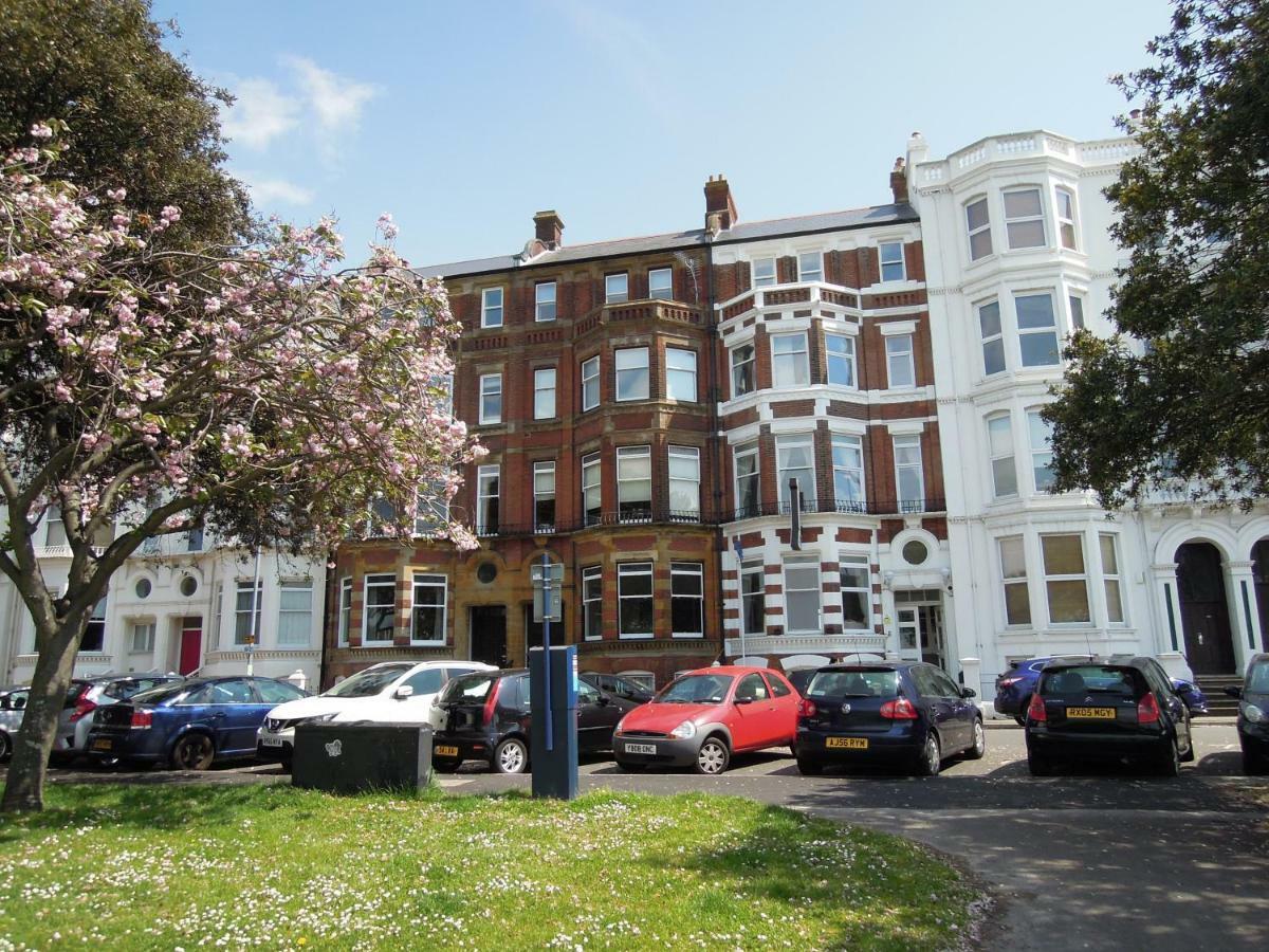 Special Seafront Apartment Portsmouth Exterior photo