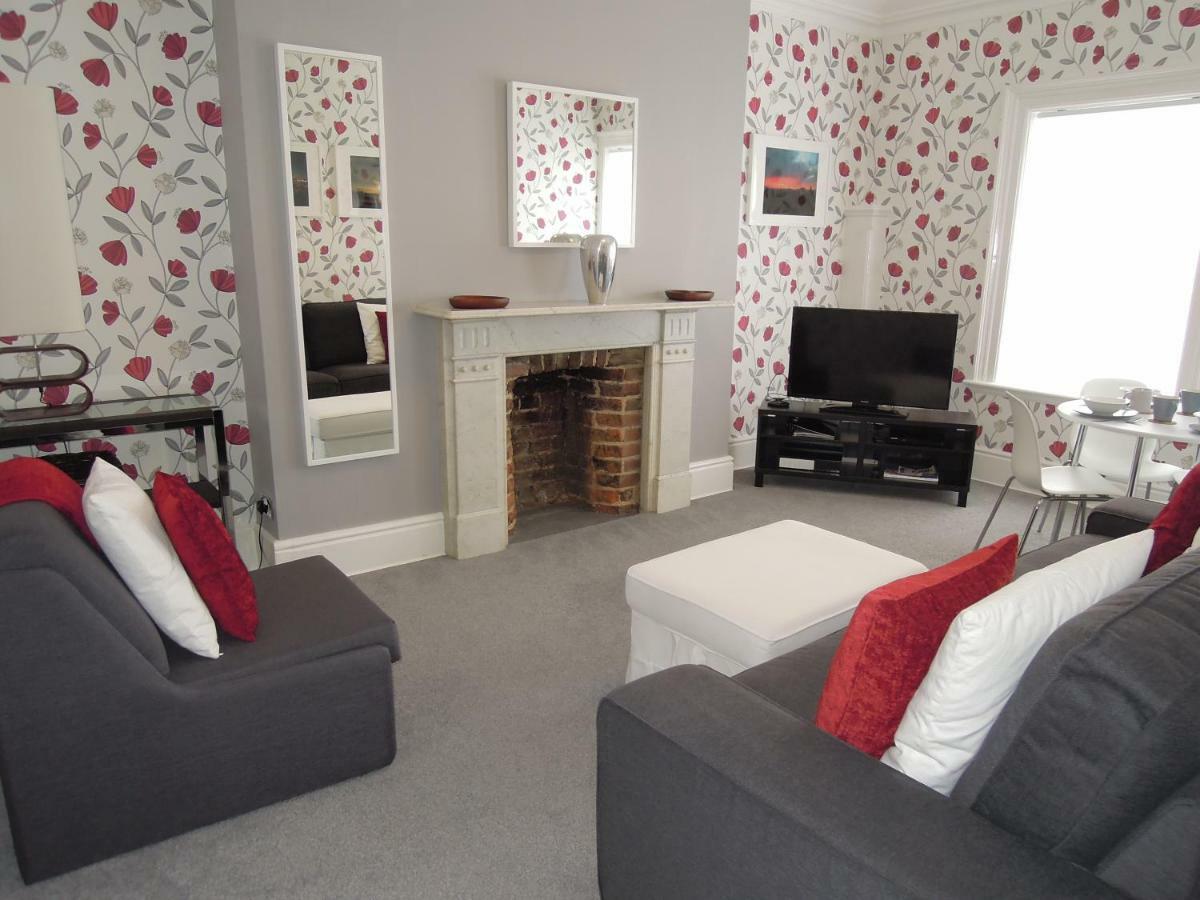 Special Seafront Apartment Portsmouth Exterior photo