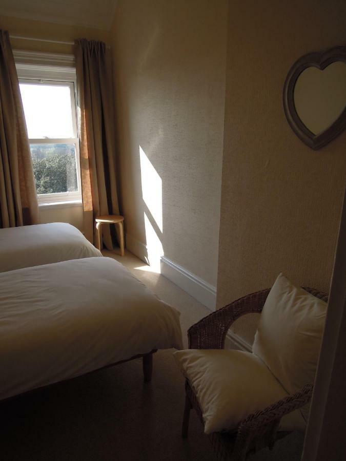 Special Seafront Apartment Portsmouth Exterior photo